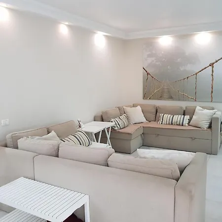 Americas 2 Bedroom Oceanview * 阿德耶