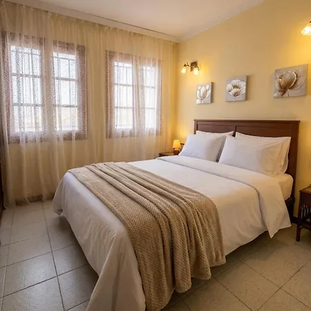 Americas 2 Bedroom Oceanview * 阿德耶